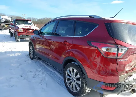 2017 Ford Escape Titanium из США, поврежденный, VIN 1FMCU0J90HUA63758